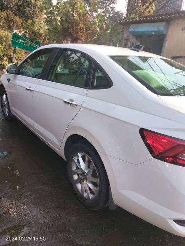 https://images10.gaadi.com/usedcar_image/4243159/original/504cd0900ff16a4b57d552de3046ac8e.jpg?imwidth=6402