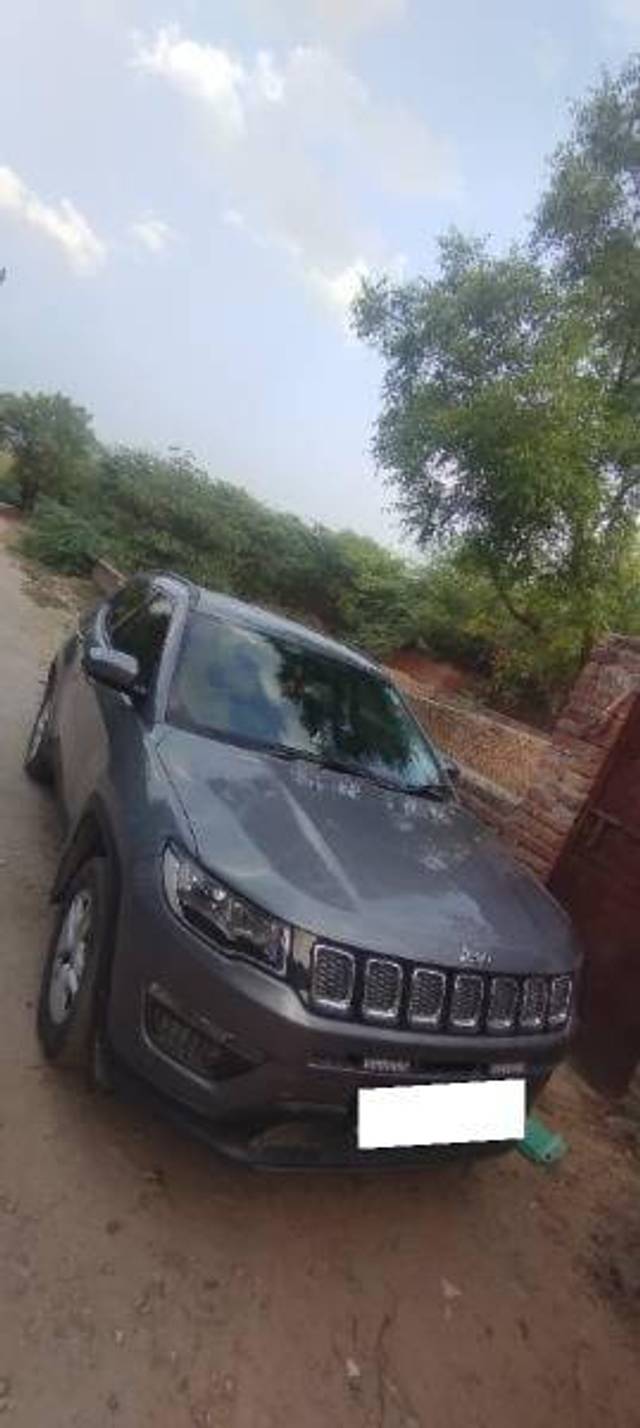 https://images10.gaadi.com/usedcar_image/4243160/original/bdaf66d75734948dff98006384ffdcc5.jpg?imwidth=6400