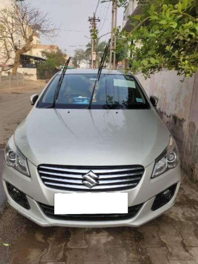 https://images10.gaadi.com/usedcar_image/4243202/original/processed_a58bd95c-7227-4782-98e2-6381cb31a429.jpg?imwidth=6402