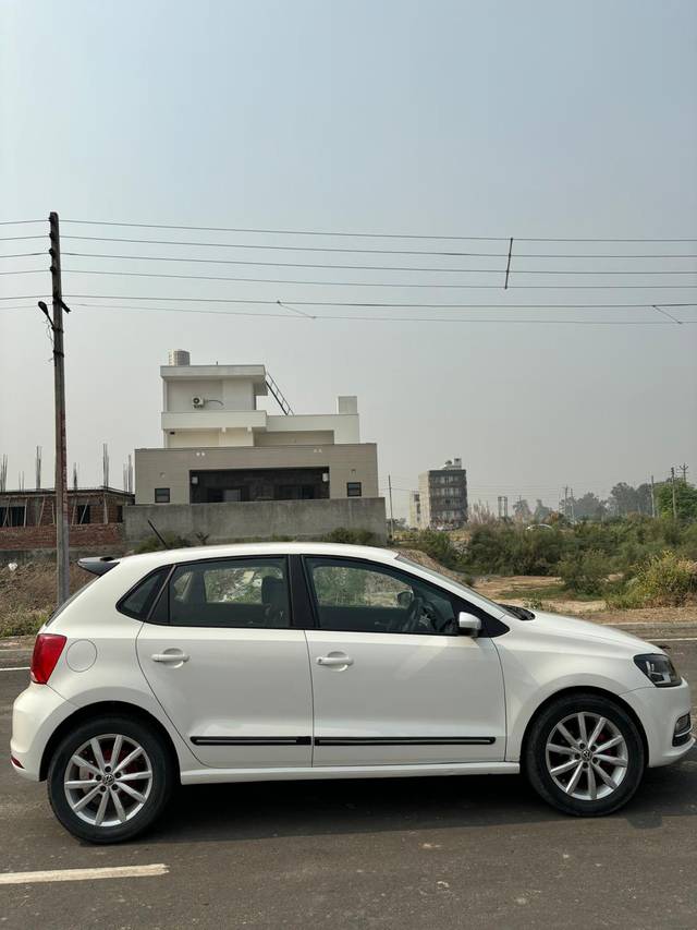 https://images10.gaadi.com/usedcar_image/4243208/original/0296686376b080d0c68d81e24598a544.jpg?imwidth=6401