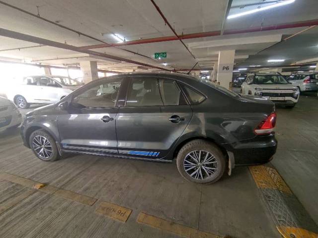 https://images10.gaadi.com/usedcar_image/4243228/original/4edeffdd26ee9c4e3035784ae070e2a9.jpeg?imwidth=6402