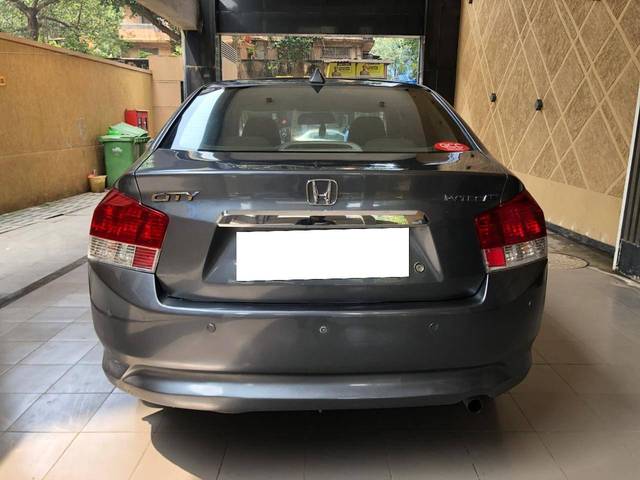 https://images10.gaadi.com/usedcar_image/4243258/original/processed_b088959f00e189838ee1b19c5296adbc.jpg?imwidth=6402