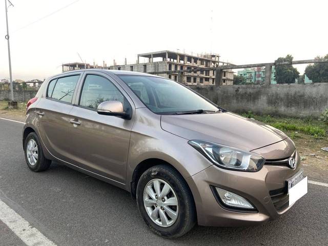 https://images10.gaadi.com/usedcar_image/4243354/original/processed_83c7544ecf2501d3049e46982bbef057.jpg?imwidth=6400