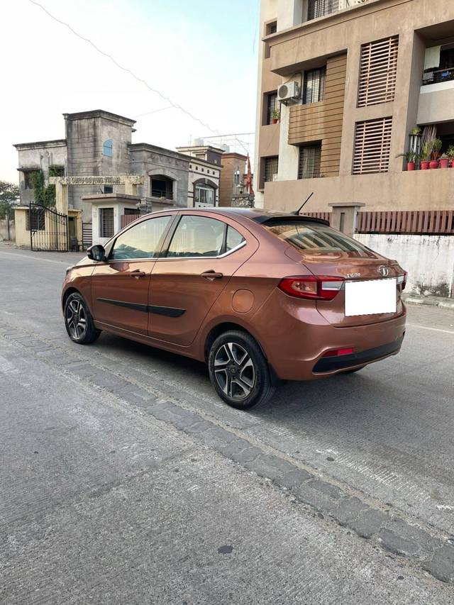 https://images10.gaadi.com/usedcar_image/4243398/original/processed_6d782ab155de970abb9024e7a524968e.jpg?imwidth=6402