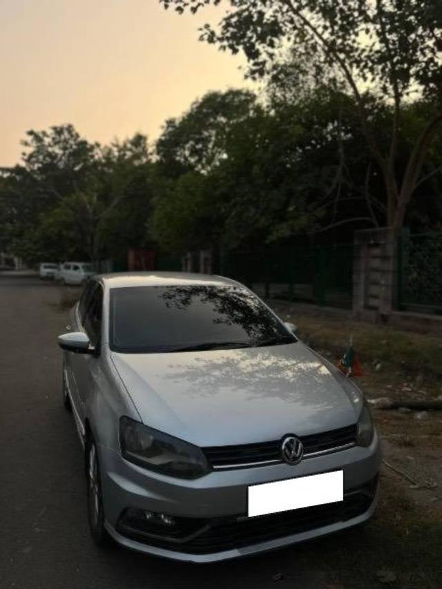 https://images10.gaadi.com/usedcar_image/4243472/original/processed_6b9700a3-43c5-4d6e-8dec-a6997fd02e6f.jpg?imwidth=6400