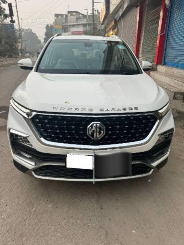 https://images10.gaadi.com/usedcar_image/4243480/original/processed_d92f18c9-26f2-4147-b461-90661e9ecc12.jpg?imwidth=6402