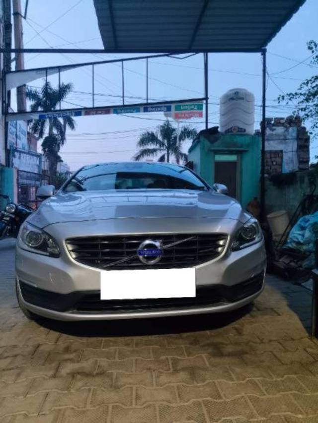 https://images10.gaadi.com/usedcar_image/4243481/original/processed_65f567a1-4dcf-433d-bd08-75b88fae6d59.jpg?imwidth=6400