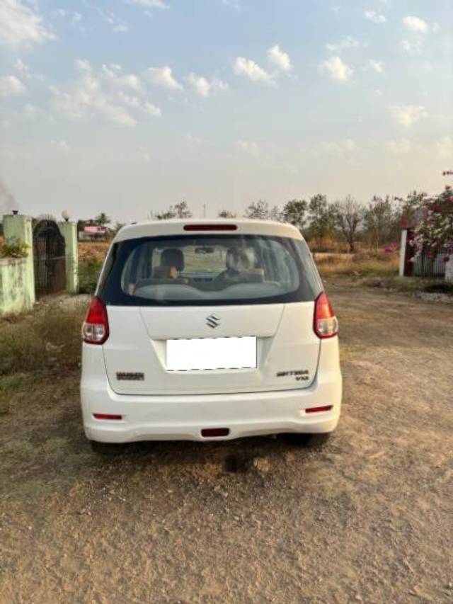 https://images10.gaadi.com/usedcar_image/4243518/original/processed_2e19fb08-b10d-4a57-9273-e009642f22e3.jpg?imwidth=6402