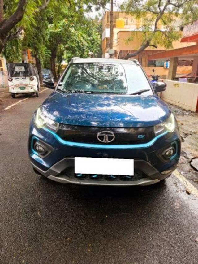 https://images10.gaadi.com/usedcar_image/4243635/original/processed_bed7e215-8b61-4a44-b069-b74e0517b44d.jpg?imwidth=6400