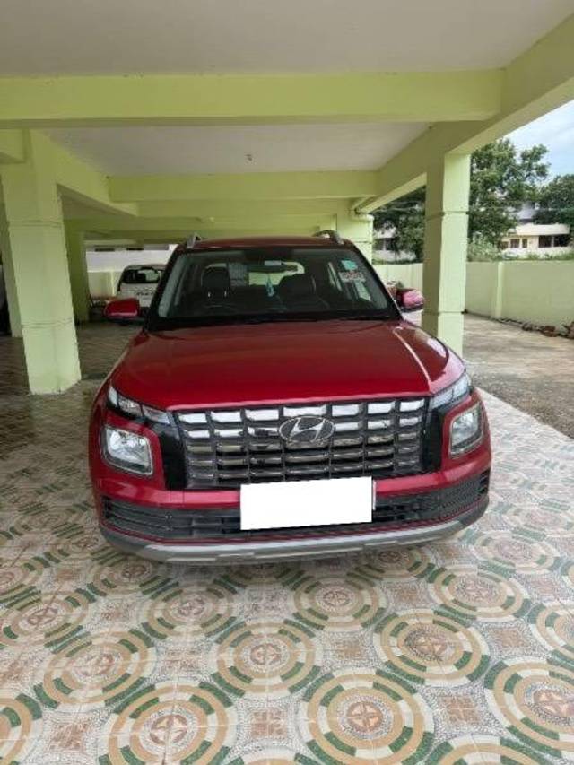 https://images10.gaadi.com/usedcar_image/4243864/original/processed_28377374-070d-48d0-9048-5ec120907e38.jpg?imwidth=6400