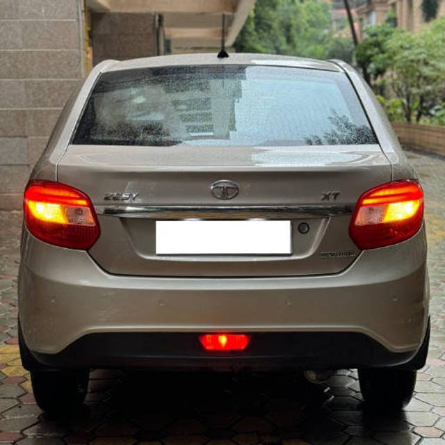 https://images10.gaadi.com/usedcar_image/4243887/original/processed_43f3727f8301b88aeee4973aad0e3e37.png?imwidth=6401