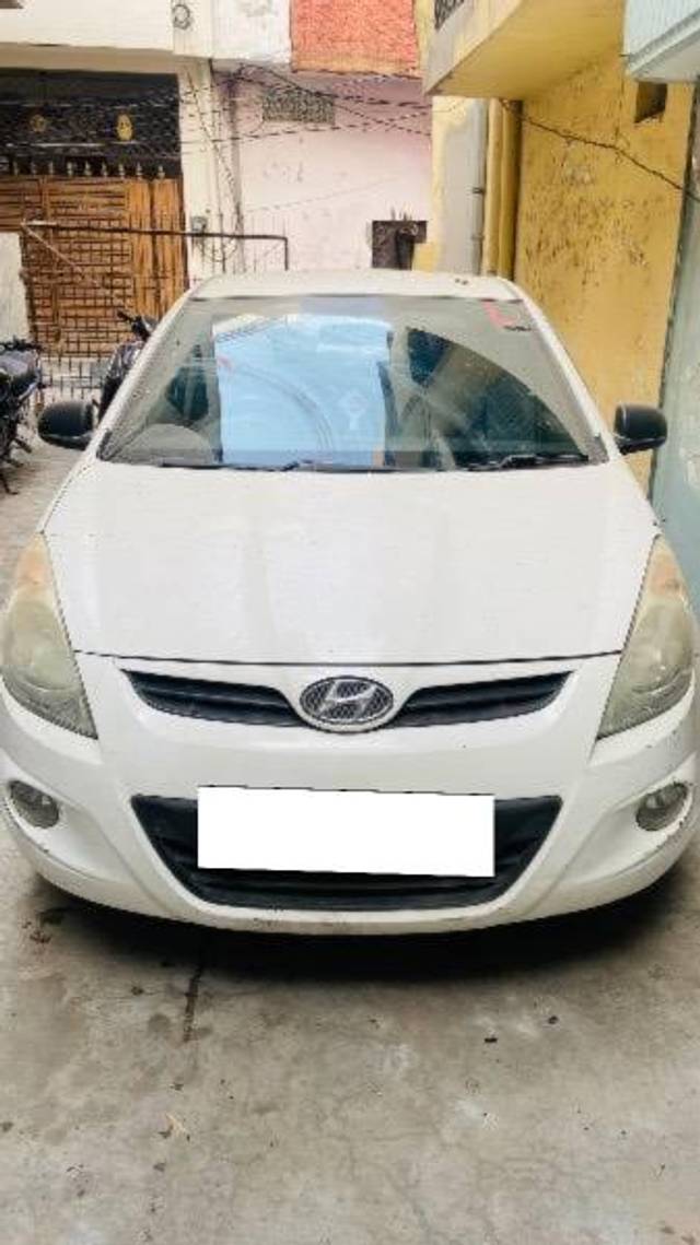 https://images10.gaadi.com/usedcar_image/4243956/original/processed_84b7bbcb-b279-48b7-bafc-695394a9f857.jpeg?imwidth=6400