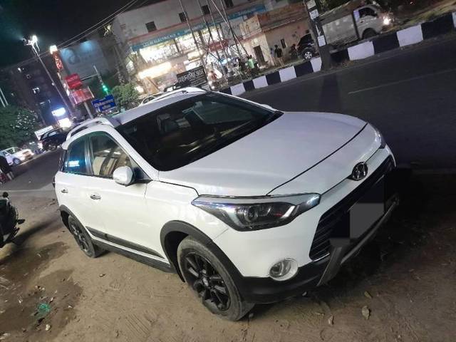 https://images10.gaadi.com/usedcar_image/4244024/original/processed_2e9cb166-5d30-4306-8fcb-5ed644af82d8.jpg?imwidth=6400