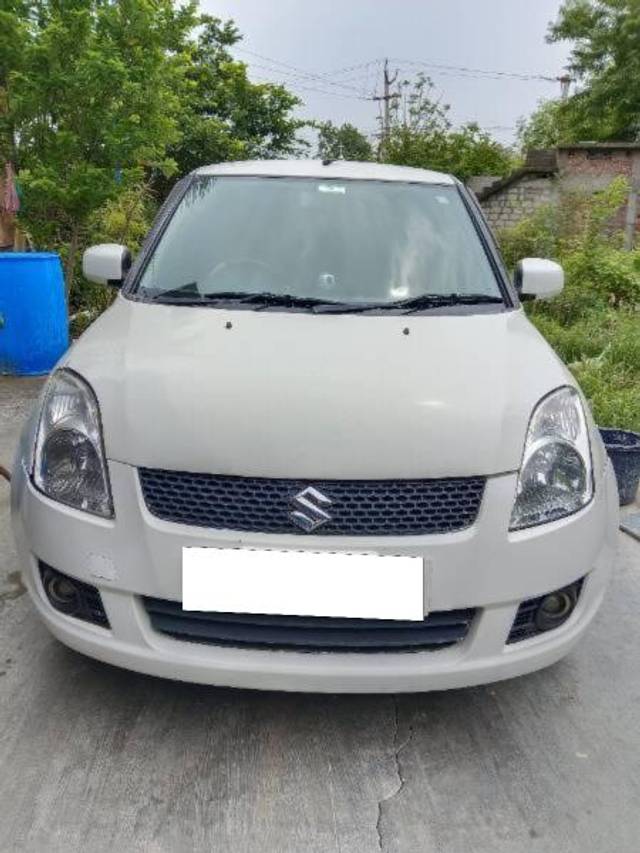 https://images10.gaadi.com/usedcar_image/4244049/original/processed_72f135e9-bdd9-4a97-87eb-5a031cbdf6ed.jpg?imwidth=6400