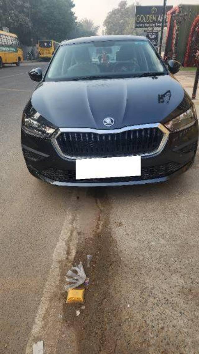 https://images10.gaadi.com/usedcar_image/4244116/original/53d83bf7a5ff23e057490dc4194a7a06.jpg?imwidth=6400