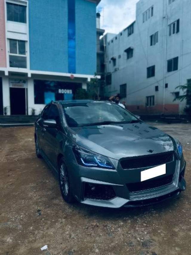 https://images10.gaadi.com/usedcar_image/4244197/original/processed_1cc674b5-5b51-46c2-b163-33ee5de0913e.JPEG?imwidth=6400