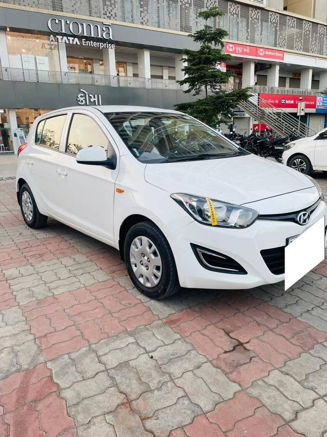 https://images10.gaadi.com/usedcar_image/4244313/original/processed_e25d7238757630d5843cb618878efd55.jpg?imwidth=6400