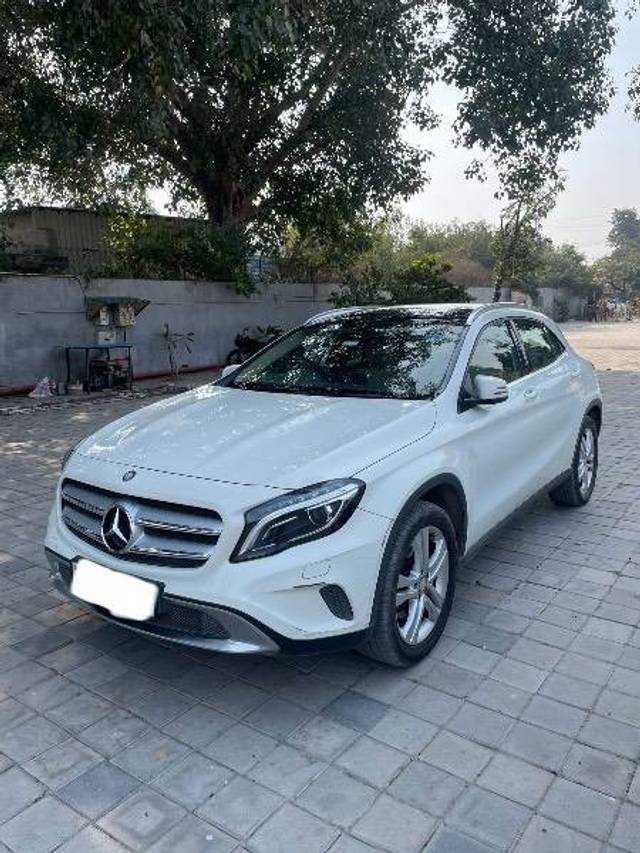 https://images10.gaadi.com/usedcar_image/4244444/original/4709ea09bf6c2e4803cb82eb756ce8d1.jpg?imwidth=6402