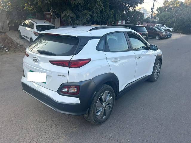 https://images10.gaadi.com/usedcar_image/4244475/original/processed_d3226be9adafb892105b49dff1415bca.jpg?imwidth=6402