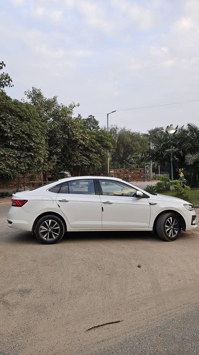 https://images10.gaadi.com/usedcar_image/4244490/original/processed_0d06d62e61736a5e7a2eae071823ee01.jpeg?imwidth=6401