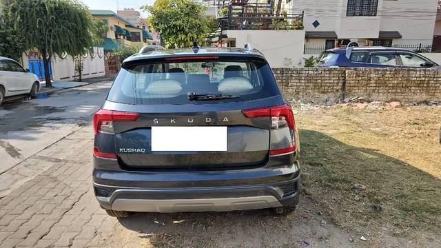 https://images10.gaadi.com/usedcar_image/4244519/original/processed_366d45da-83a6-45ae-9b21-3e5fc6cd4061.jpg?imwidth=6402