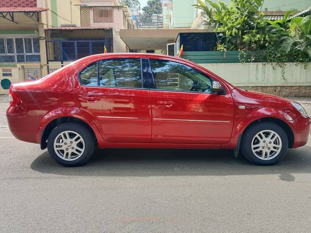 https://images10.gaadi.com/usedcar_image/4244535/original/9ef90129c8e907a6551d2486c0b6c049.jpg?imwidth=6401