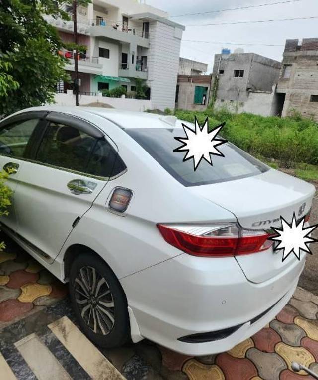 https://images10.gaadi.com/usedcar_image/4244540/original/processed_897ed349-0706-42ec-a894-a515fb50229a.jpg?imwidth=6401