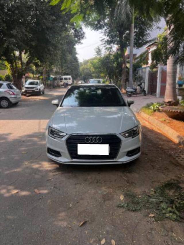 https://images10.gaadi.com/usedcar_image/4244545/original/d00753bb4d67691fb19c7e1e948ab2c5.jpeg?imwidth=6400