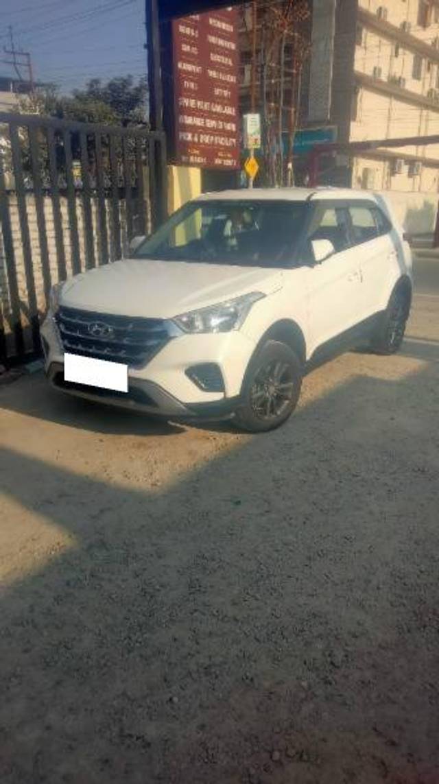 https://images10.gaadi.com/usedcar_image/4244572/original/processed_22dde12b-7f63-46d3-9831-c45a819edf5e.jpg?imwidth=6400