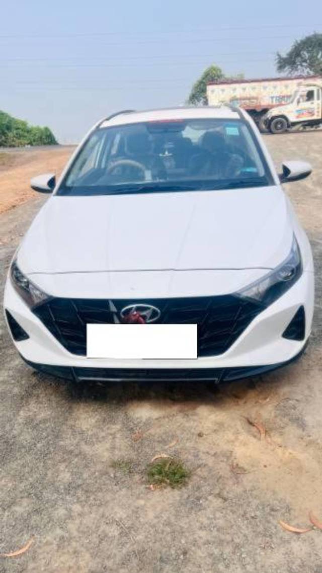 https://images10.gaadi.com/usedcar_image/4244575/original/processed_6611d8f4-3481-4872-9a1d-9816318bdb7d.jpg?imwidth=6401