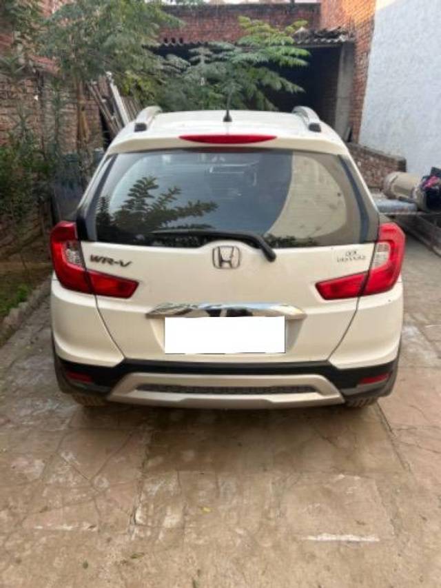 https://images10.gaadi.com/usedcar_image/4244578/original/processed_c5bafaf2-94fd-4037-bf1e-4946641125eb.jpeg?imwidth=6401