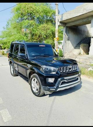 Mahindra Scorpio 2014-2022 Mahindra Scorpio S11