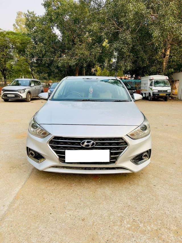 https://images10.gaadi.com/usedcar_image/4244696/original/processed_ff3085368629c20c26e4c7bf02d83371.jpg?imwidth=6400