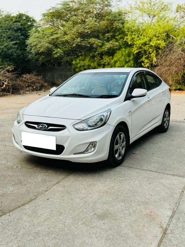 https://images10.gaadi.com/usedcar_image/4244705/original/processed_ef1efabf6d1fcda88a5ba66274659bd9.jpg?imwidth=6400