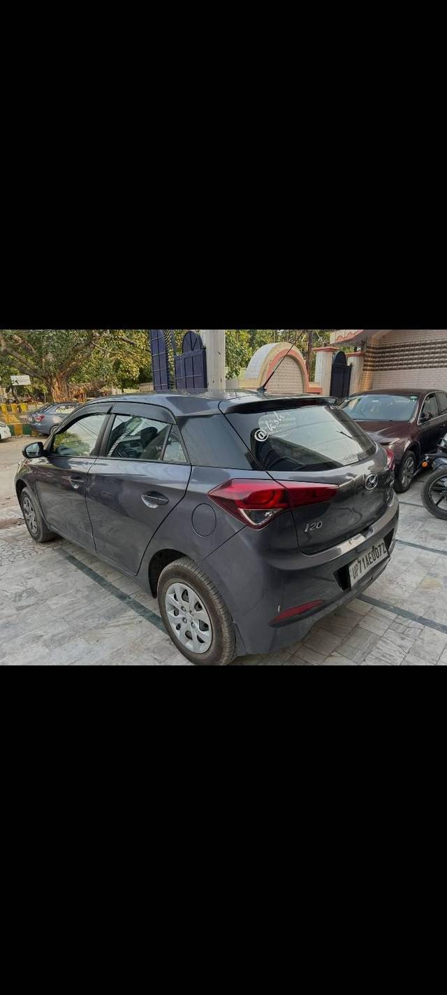 https://images10.gaadi.com/usedcar_image/4244716/original/processed_f093cd8bb99b9457f600ddf3dab35ff3.jpg?imwidth=6402