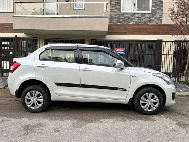 https://images10.gaadi.com/usedcar_image/4244744/original/processed_81f8c22d361b06d6df278e8f921010fc.jpg?imwidth=6402