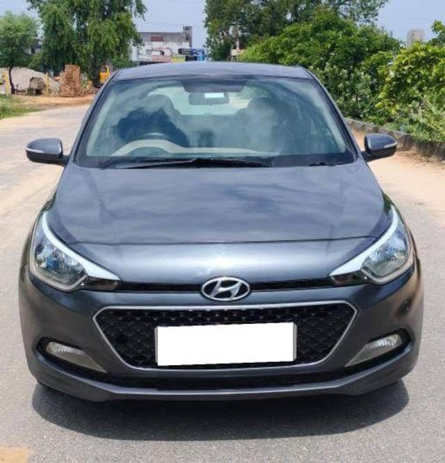 https://images10.gaadi.com/usedcar_image/4244814/original/processed_2df050ef001c270887b02e15d077ed71.jpg?imwidth=6402