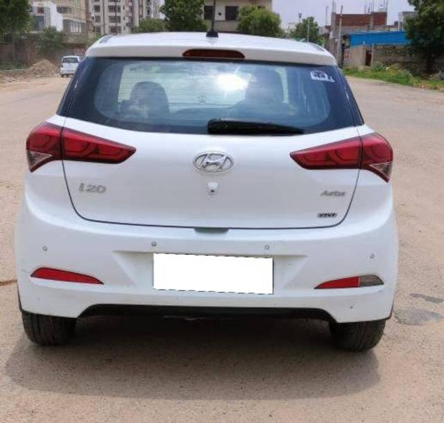 https://images10.gaadi.com/usedcar_image/4244821/original/processed_7f5682a922bf9065d79d9f589b9ed698.jpg?imwidth=6401