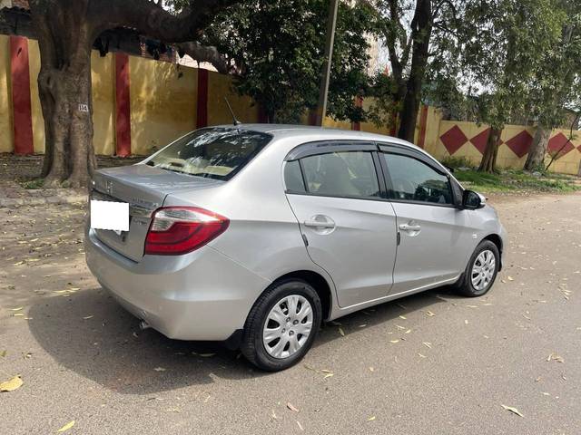 https://images10.gaadi.com/usedcar_image/4244857/original/processed_5b7820a81be6575d099b5eb41890157a.jpg?imwidth=6402