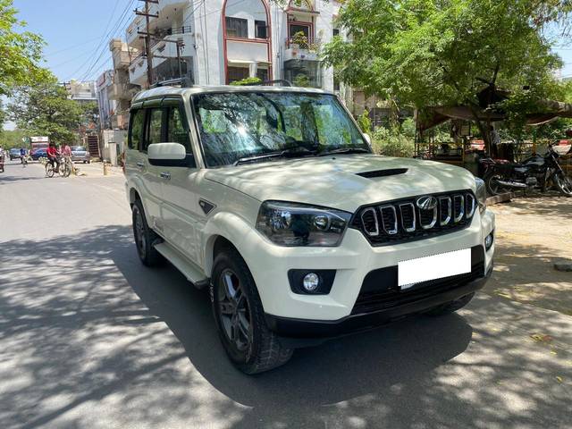 https://images10.gaadi.com/usedcar_image/4244954/original/processed_47324b5f854759af4e732948f6315892.jpg?imwidth=6400