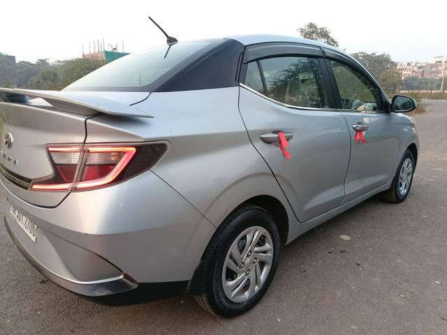 https://images10.gaadi.com/usedcar_image/4245044/original/processed_e13a08bd1752a0553d92c02df8db6290.jpg?imwidth=6401