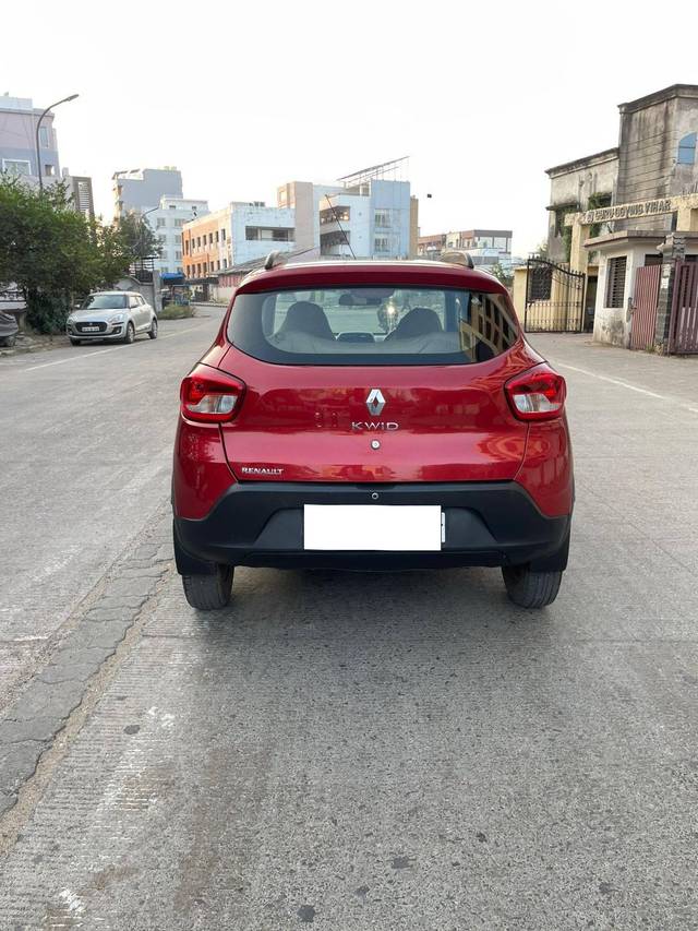 https://images10.gaadi.com/usedcar_image/4245050/original/processed_889425a1a869befad6c10fdfe3f3133c.jpg?imwidth=6401