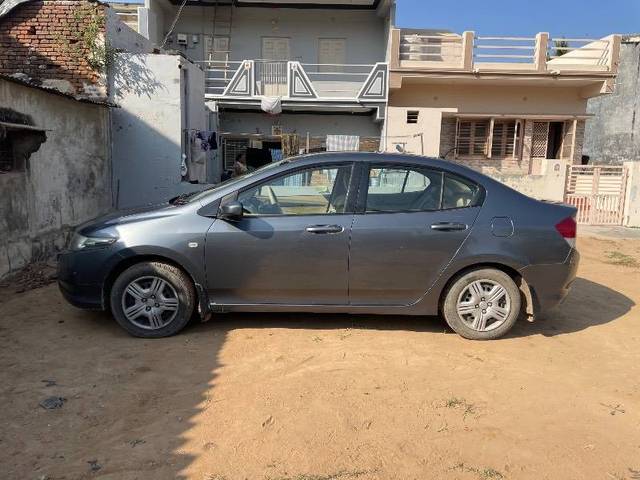 https://images10.gaadi.com/usedcar_image/4245138/original/a07c856ddaec44635adfcd89c2c8ffbb.jpeg?imwidth=6402