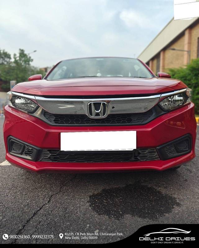 https://images10.gaadi.com/usedcar_image/4245141/original/processed_a8fea357133e438cdc6fee8e64dfea8e.jpeg?imwidth=6400