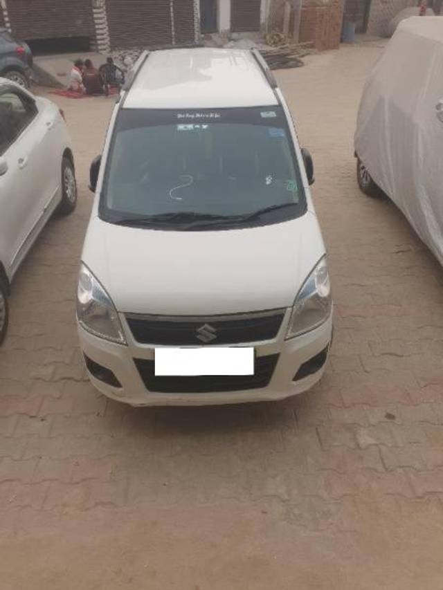 https://images10.gaadi.com/usedcar_image/4245202/original/processed_6fe37f38-c39f-4856-9d43-87b7c22d5453.jpg?imwidth=6400