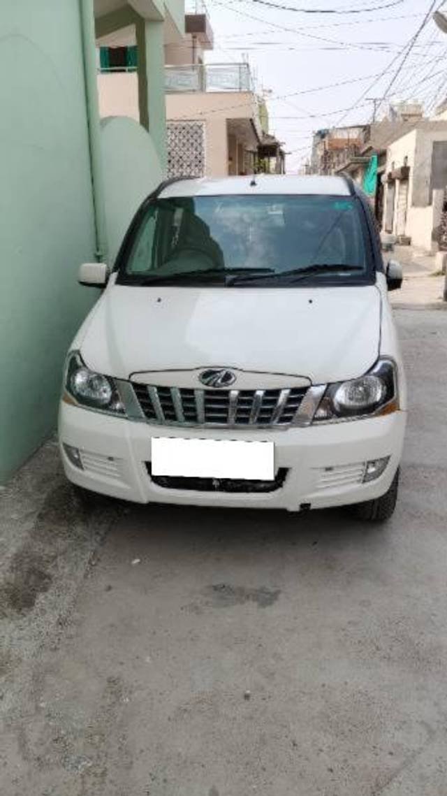 https://images10.gaadi.com/usedcar_image/4245232/original/processed_156cc9ec-2bb9-4f95-a440-6efed47acdd4.jpg?imwidth=6400