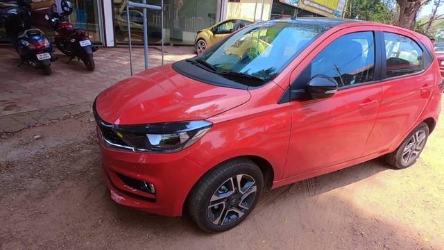 https://images10.gaadi.com/usedcar_image/4245293/original/processed_5d20bc0e-ec4a-4037-986a-4cd7ed1917f5.jpg?imwidth=6400