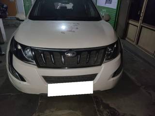 Mahindra XUV500 Mahindra XUV500 AT W10 FWD