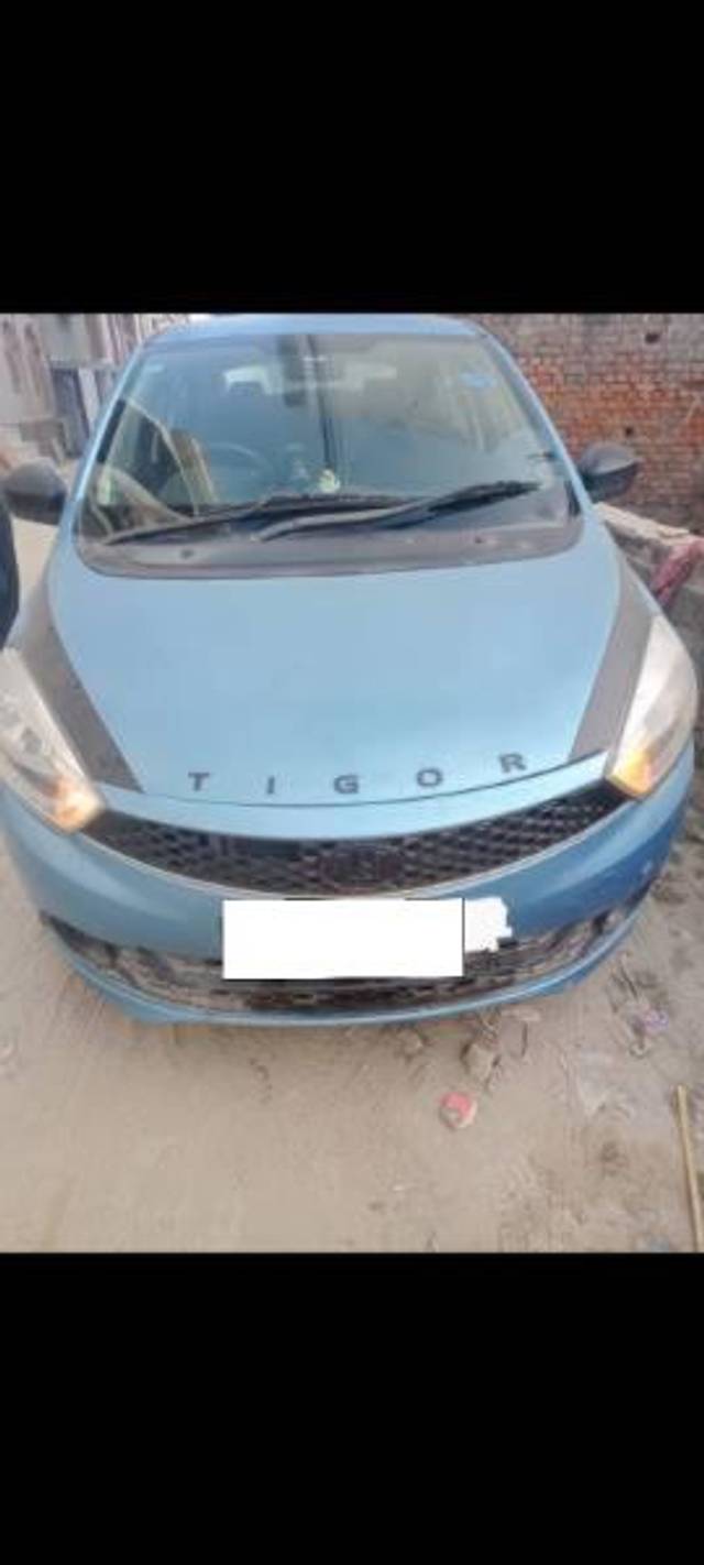 https://images10.gaadi.com/usedcar_image/4245319/original/processed_5c24dbe5-0402-4f58-abfe-87cb28bf2ff8.jpg?imwidth=6400