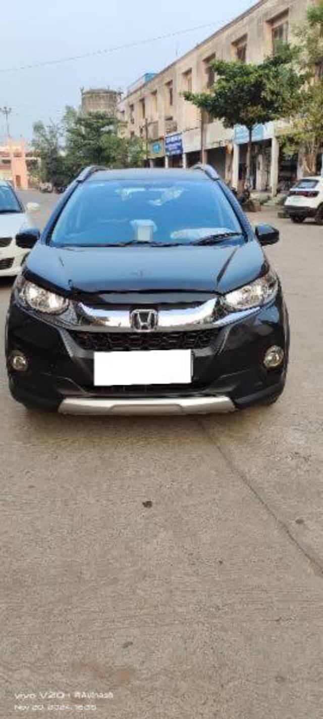 https://images10.gaadi.com/usedcar_image/4245395/original/processed_0d01ea9b-c38f-4996-97b7-c0f920a6bfe2.jpg?imwidth=6400